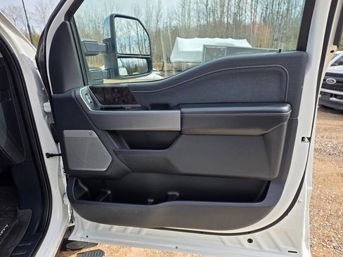 Used 2024 Ford F350 Lariat w/ Lariat Ultimate Package AWD/4WD image 20