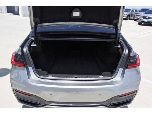 Used 2022 BMW 750i xDrive w/ Executive Package AWD/4WD image 29