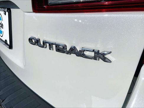 Used 2018 Subaru Outback 2.5i Premium image 9