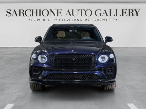 Used 2023 Bentley Bentayga Extended Wheelbase AWD/4WD image 11