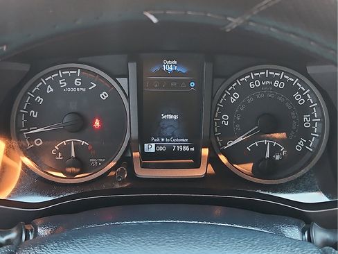 Used 2017 Toyota Tacoma TRD Off-Road w/ Tow Package RWD image 18