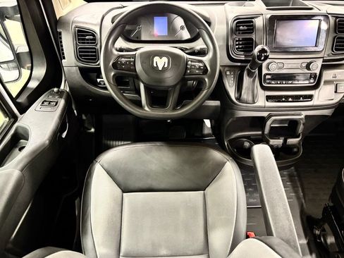 Used 2025 RAM ProMaster 2500 w/ Convenience Group FWD image 13