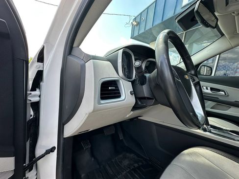 Used 2017 Chevrolet Equinox Premier w/ Enhanced Convenience Package FWD image 14