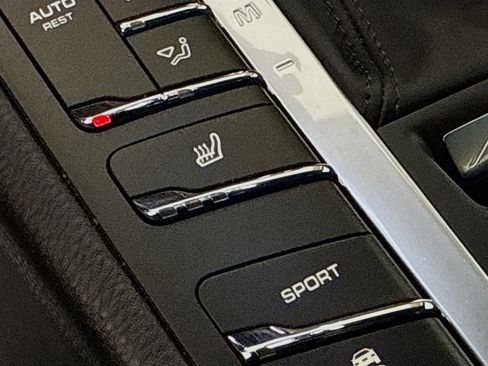 Used 2020 Porsche Macan image 22