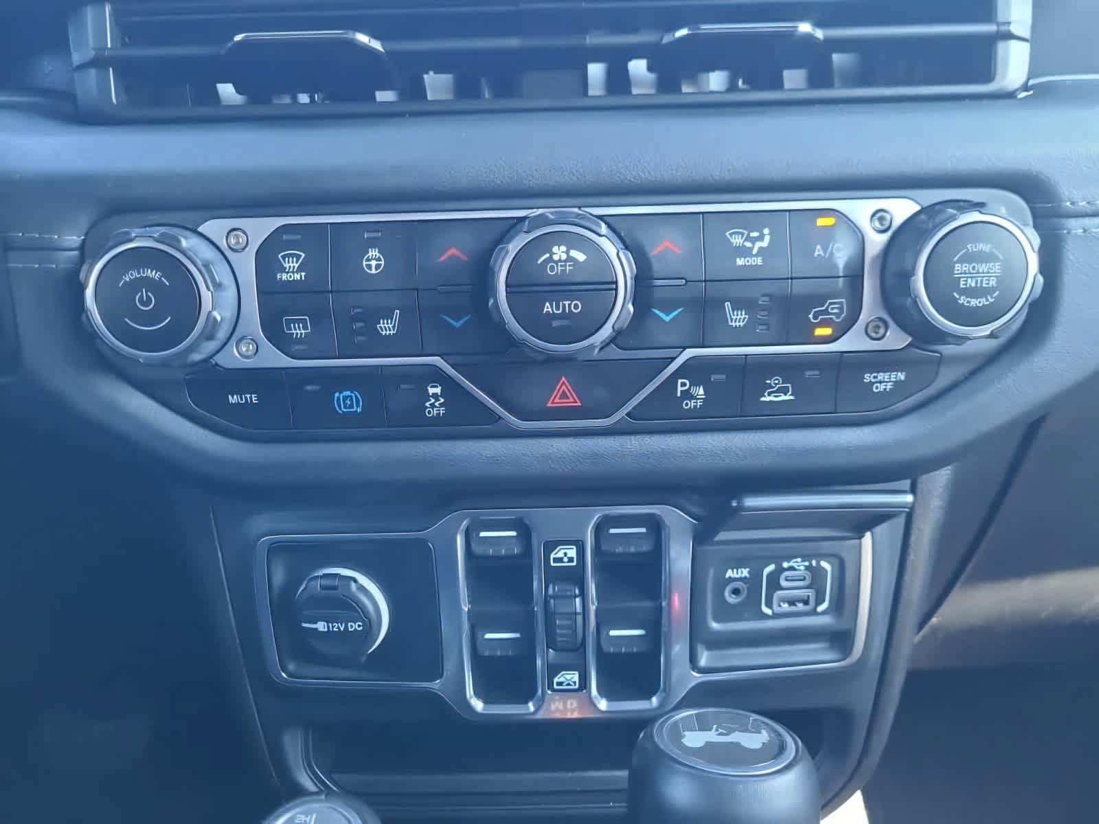 Used 2024 Jeep Wrangler High Altitude AWD/4WD image 21