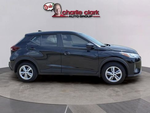 Used 2025 Nissan Kicks Play S image 6