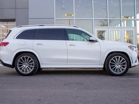Used 2022 Mercedes-Benz GLS 450 4MATIC image 4