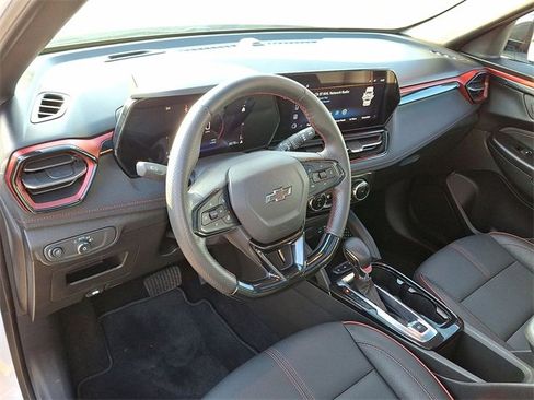 Used 2024 Chevrolet TrailBlazer RS w/ Convenience Package image 10