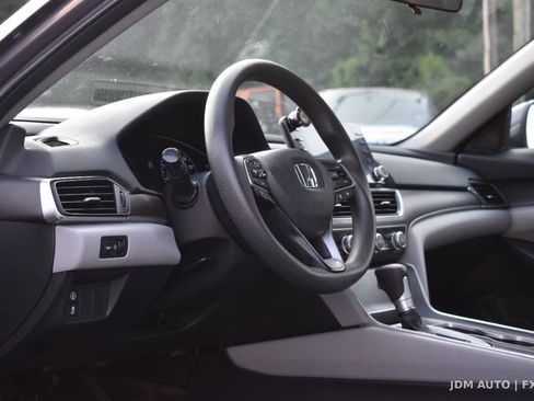 Used 2018 Honda Accord EX image 18