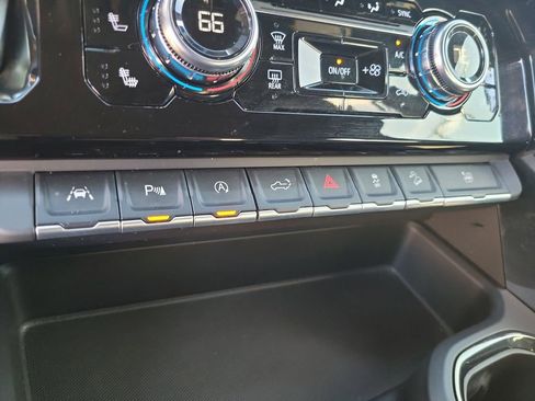 Used 2022 GMC Sierra 1500 AT4 w/ AT4 Premium Package image 22