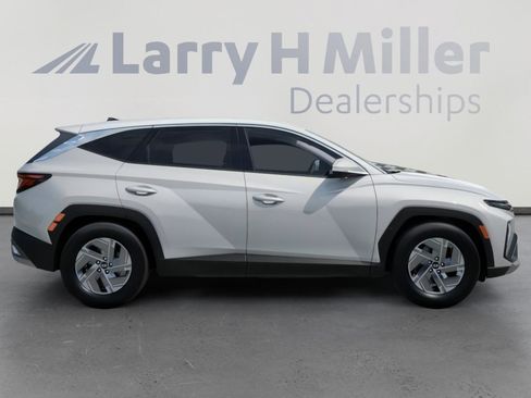 New 2026 Hyundai Tucson Blue SE FWD image 7