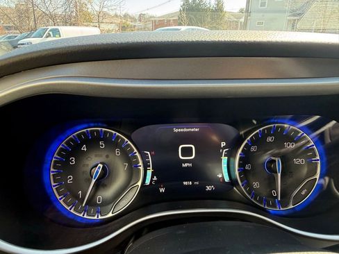 Used 2026 Chrysler Pacifica Select FWD image 24