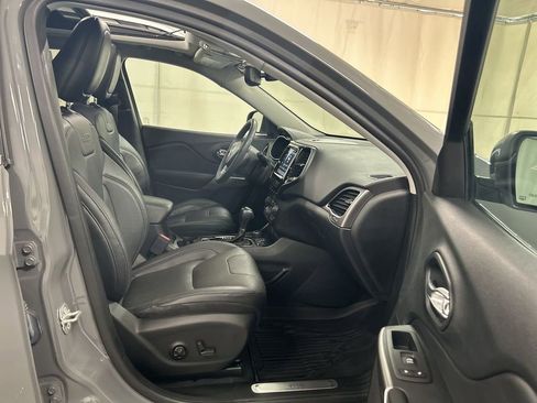 Certified 2021 Jeep Cherokee Limited w/ Mopar Interior Package AWD/4WD image 23