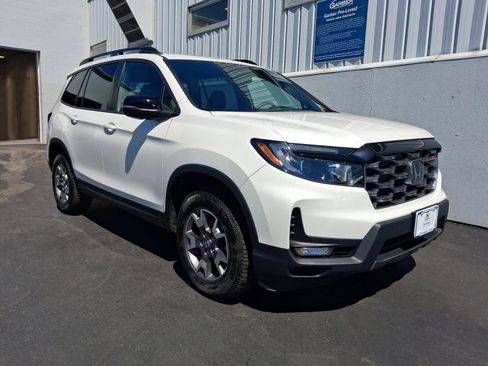 Used 2023 Honda Passport TrailSport image 7
