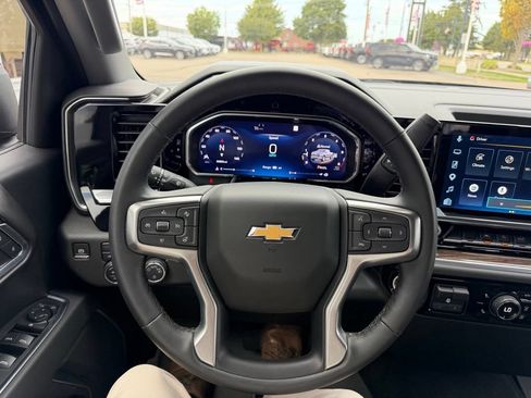 Certified 2026 Chevrolet Silverado 1500 LT AWD/4WD image 18