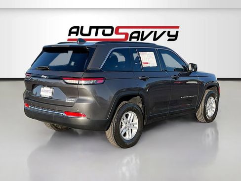 Used 2025 Jeep Grand Cherokee Laredo w/ Trailer Tow Package image 7