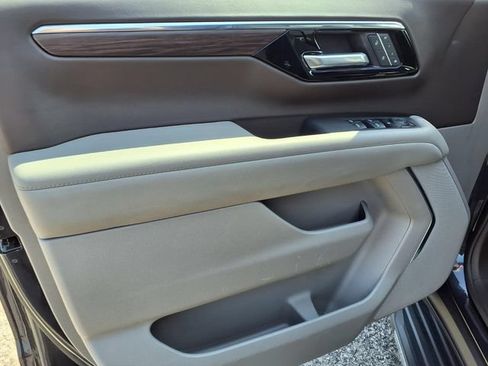 Used 2025 Chevrolet Tahoe LT AWD/4WD image 18