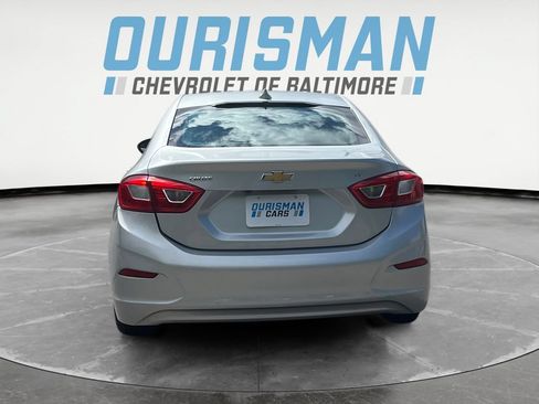 Used 2017 Chevrolet Cruze LT FWD image 5