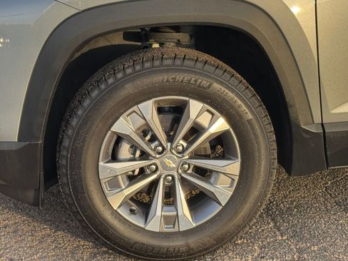 Used 2025 Chevrolet Equinox LT image 29