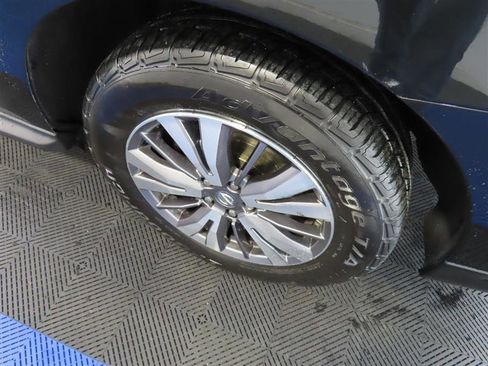 Used 2019 Nissan Pathfinder S AWD/4WD image 7