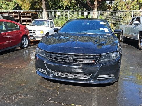Used 2023 Dodge Charger SXT w/ Blacktop Package image 2