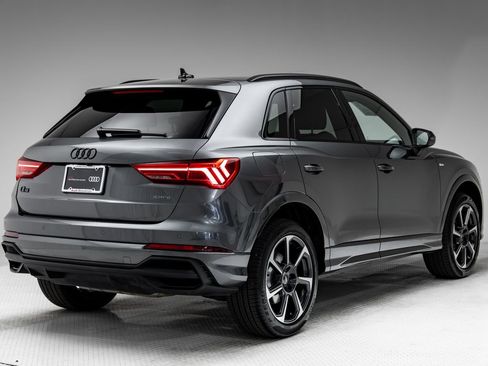 Certified 2025 Audi Q3 2.0T Premium Plus w/ Premium Plus Package AWD/4WD image 32