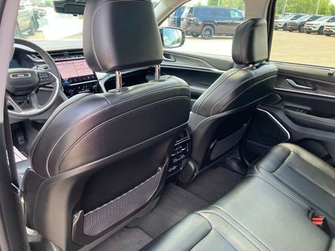 Certified 2023 Jeep Grand Cherokee Limited w/ Luxury Tech Group II AWD/4WD image 24