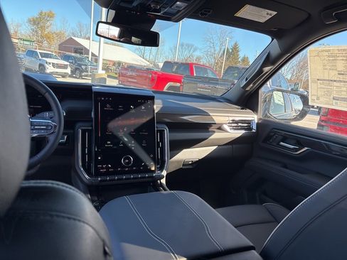 New 2026 GMC Yukon Elevation image 20