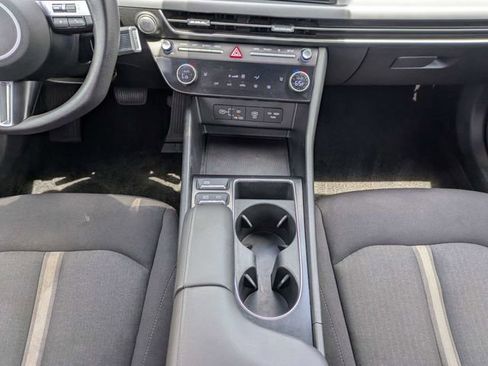 Used 2025 Hyundai Sonata SEL FWD image 19