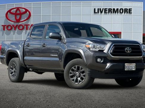 Used 2022 Toyota Tacoma SR5 image 2