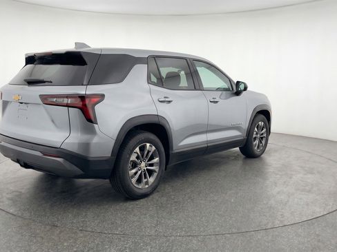 Used 2025 Chevrolet Equinox LT FWD image 9