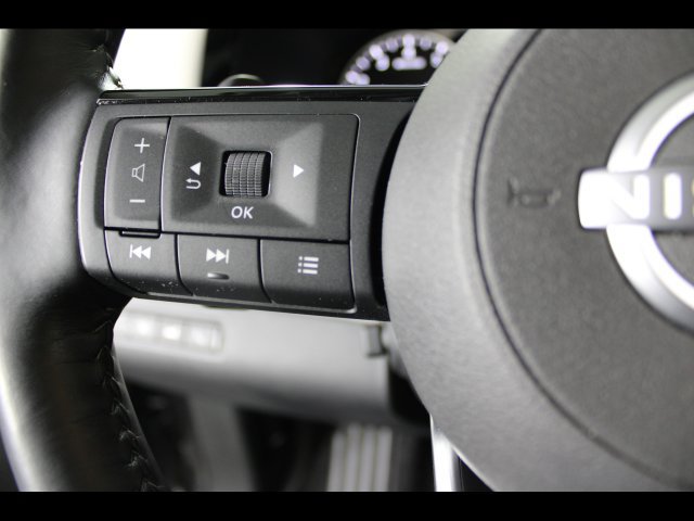 Used 2022 Nissan Pathfinder Platinum AWD/4WD image 22