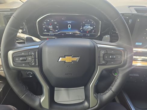 Used 2023 Chevrolet Silverado 1500 LT AWD/4WD image 14