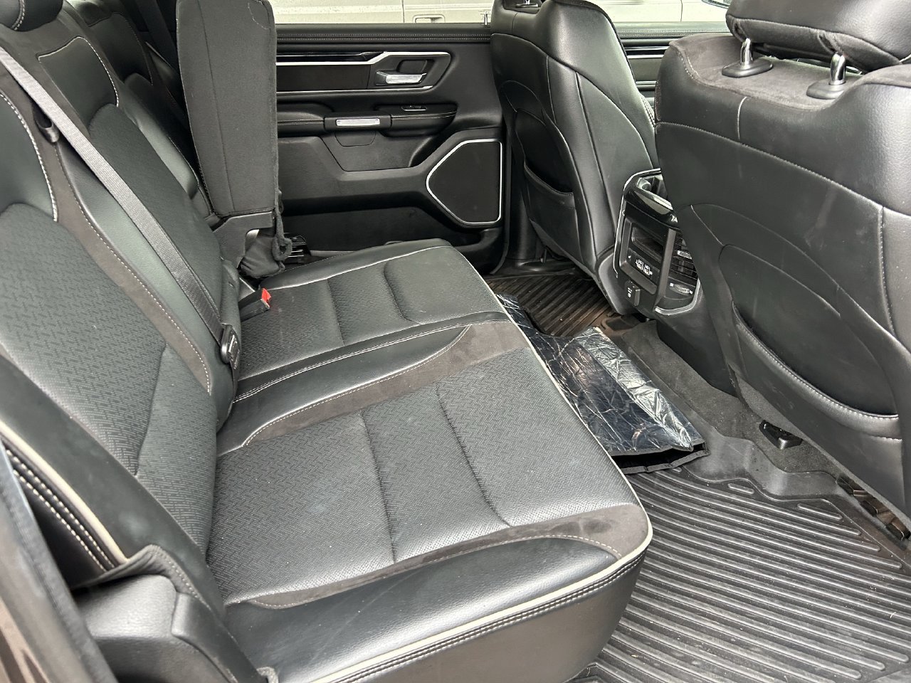 Used 2020 RAM 1500 Laramie RWD image 12