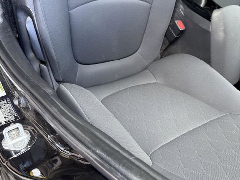 Used 2020 Toyota Corolla LE FWD image 12