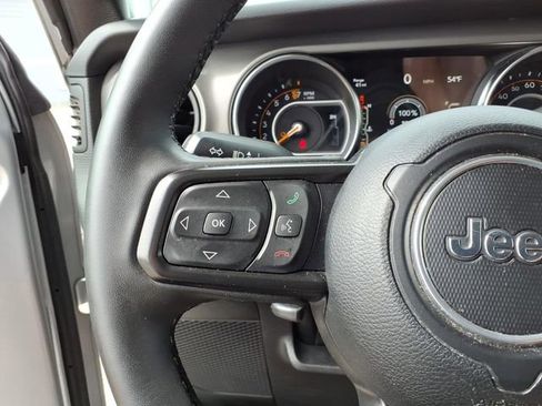 Used 2023 Jeep Gladiator Sport AWD/4WD image 22