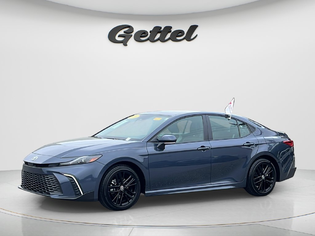 Used 2026 Toyota Camry SE FWD image 1
