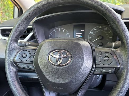 Used 2025 Toyota Corolla LE FWD image 25