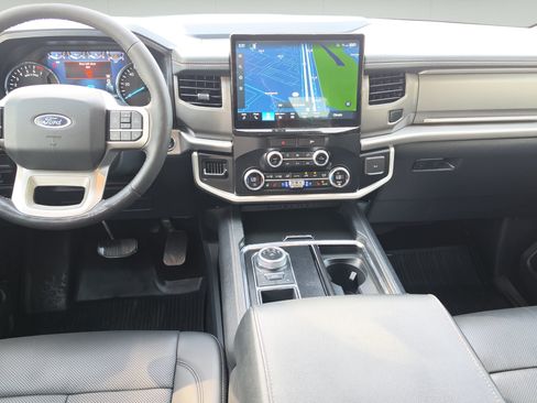 Used 2022 Ford Expedition XLT RWD image 23