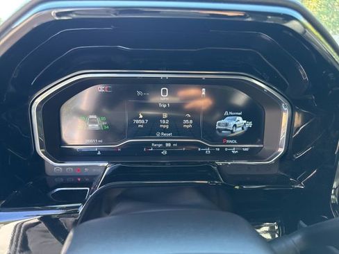 Used 2025 GMC Sierra 1500 SLT image 22