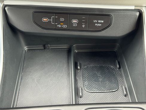 Used 2025 Kia Carnival SX Prestige FWD image 34