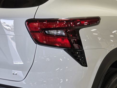 New 2026 Chevrolet Trax LT image 12