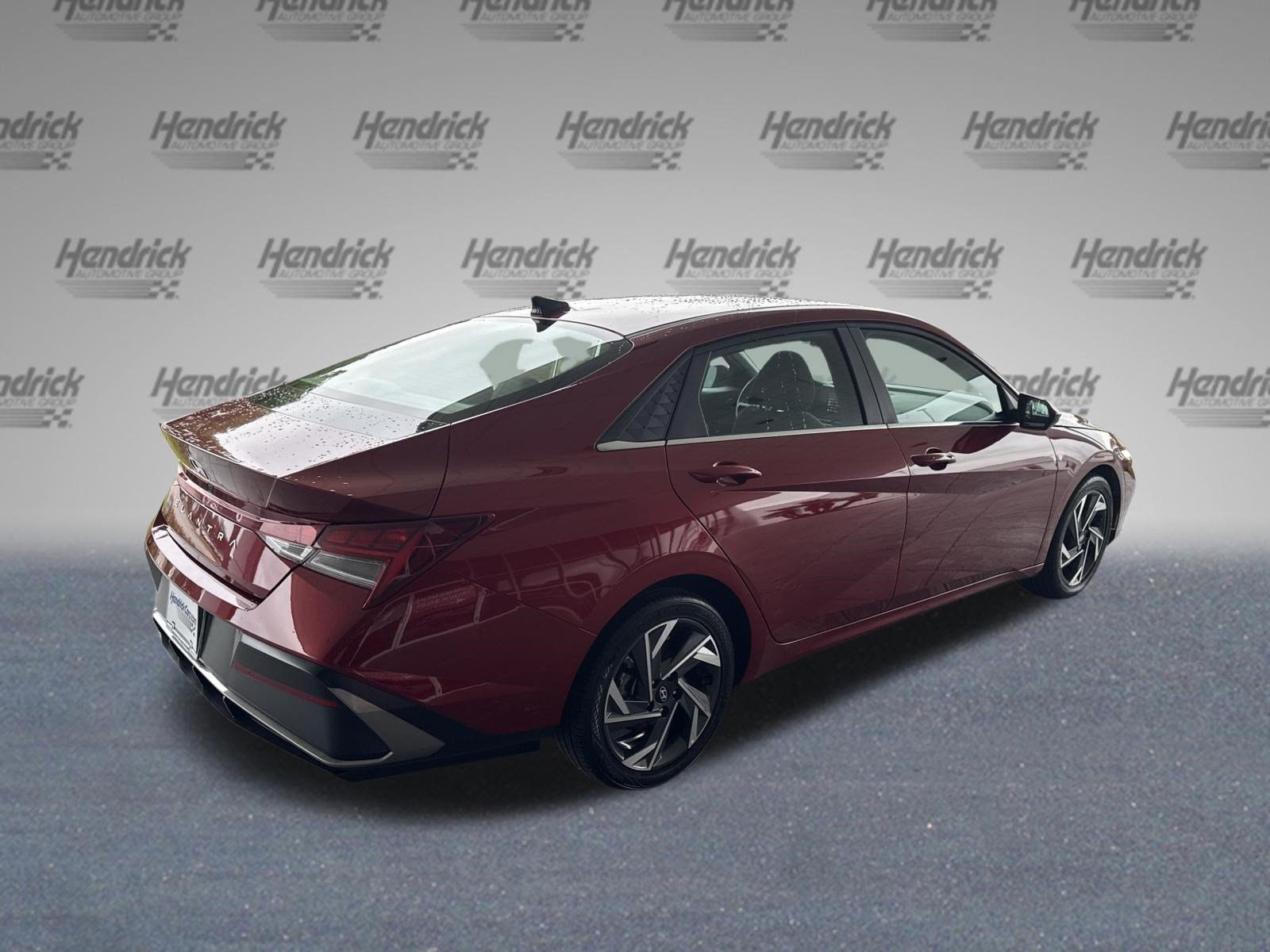 Used 2025 Hyundai Elantra SEL FWD image 9