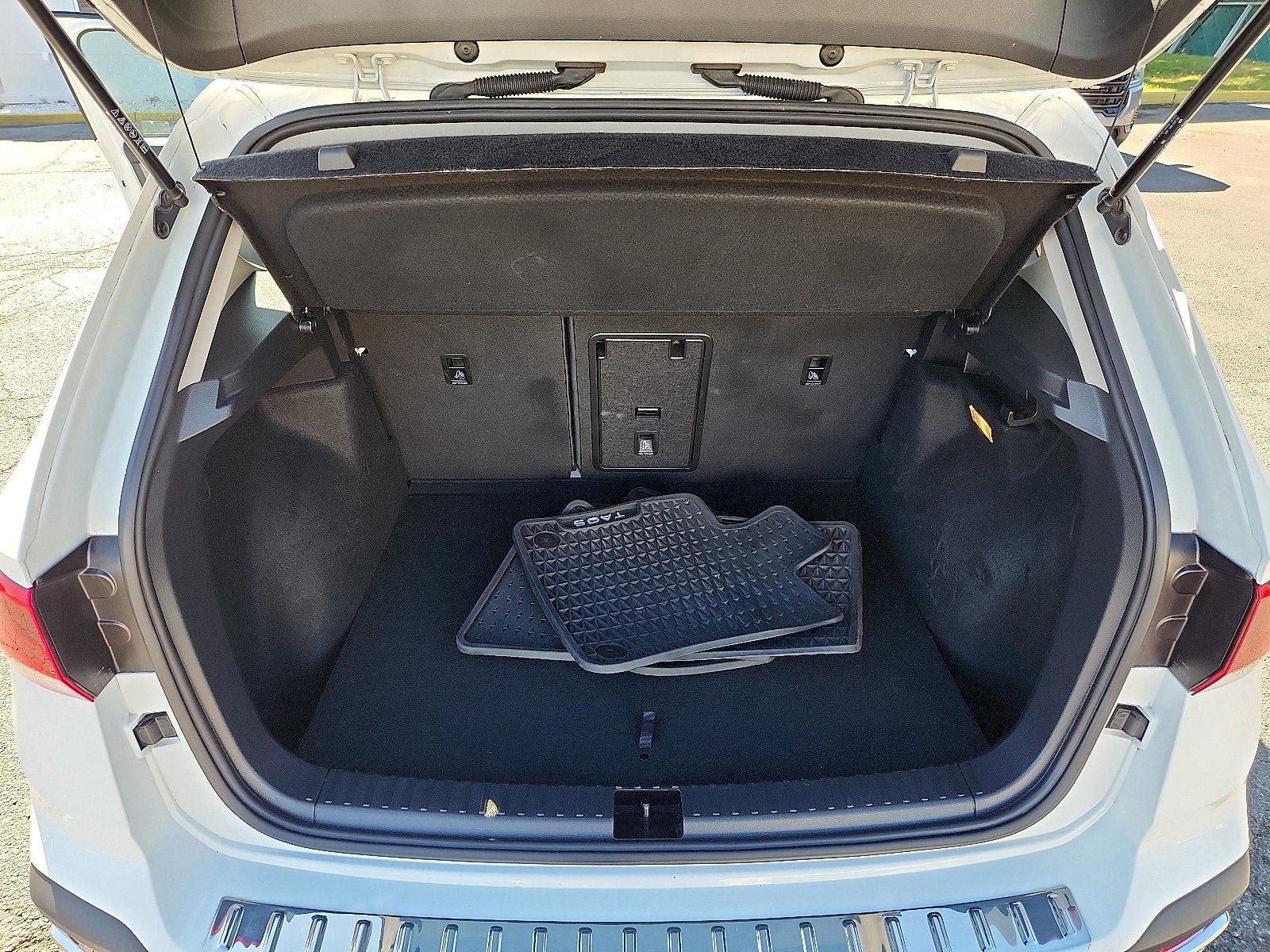 Certified 2022 Volkswagen Taos SEL AWD/4WD image 28