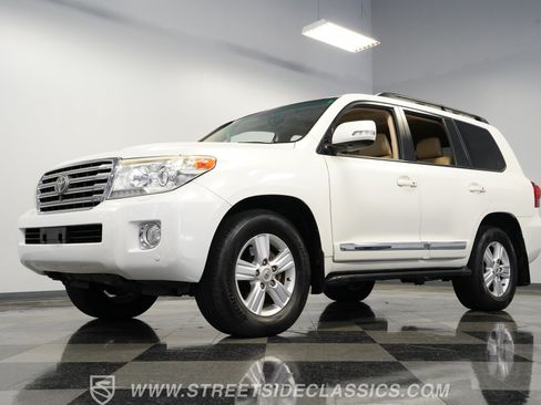 Used 2013 Toyota Land Cruiser AWD/4WD image 21