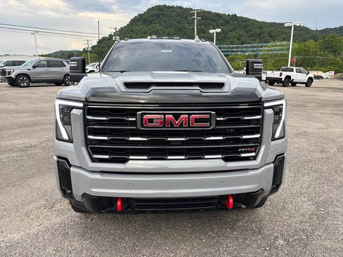 Used 2025 GMC Sierra 2500 AT4 AWD/4WD image 6