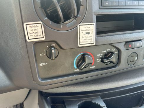 Used 2022 Ford E-350 and Econoline 350 Super Duty RWD image 28