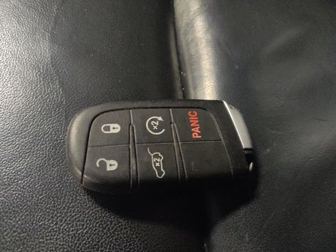 Used 2020 Jeep Grand Cherokee Limited AWD/4WD image 32