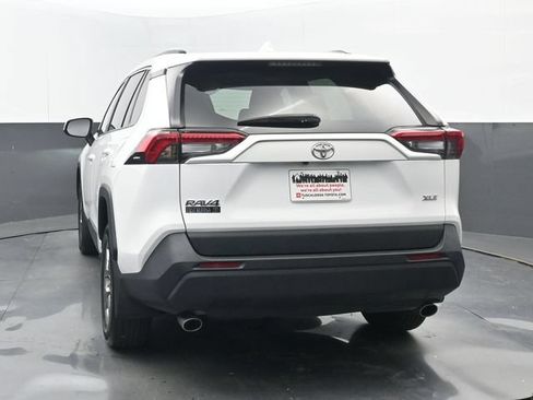 Used 2024 Toyota RAV4 XLE FWD image 19