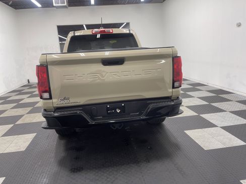 Used 2023 Chevrolet Colorado W/T image 3